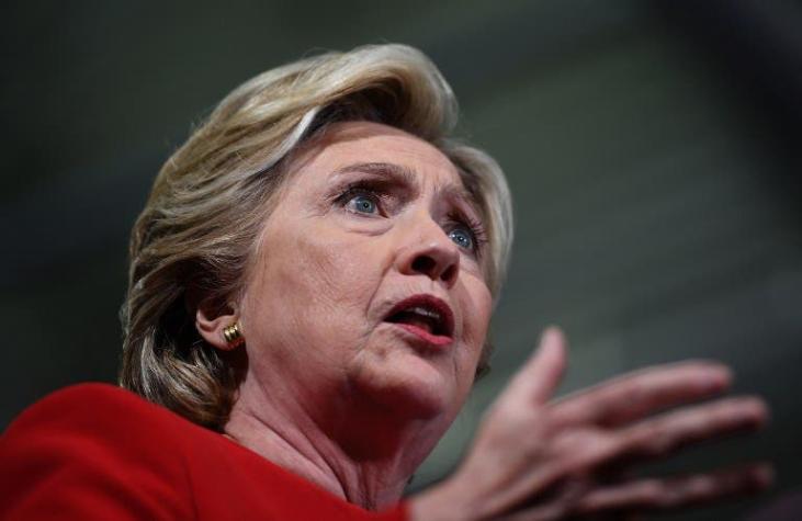 Clinton dice que no hay nada comprometedor en investigación del FBI sobre sus correos