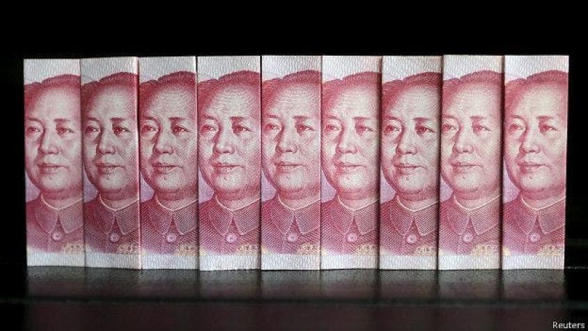 China baja la cotización del yuan a un mínimo en ocho años