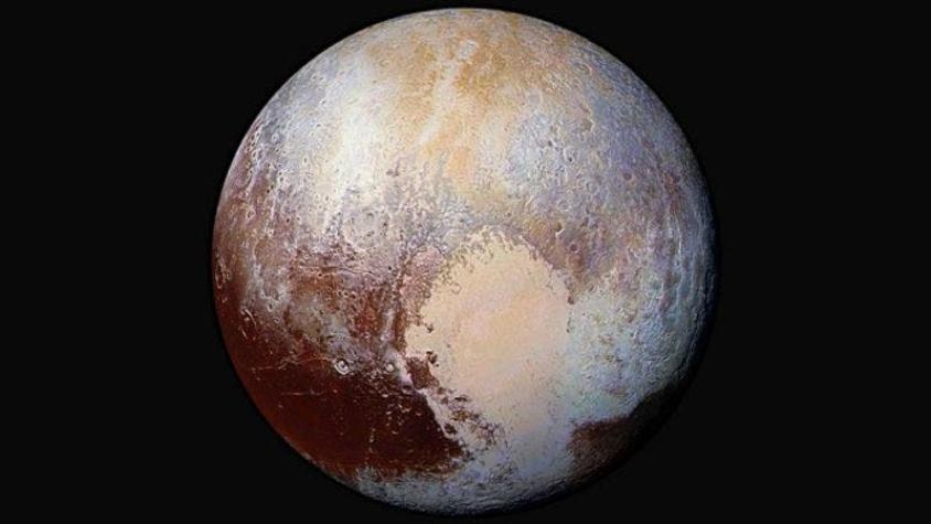 Encuentran océano subterráneo en Plutón con tanta agua como los de la tierra