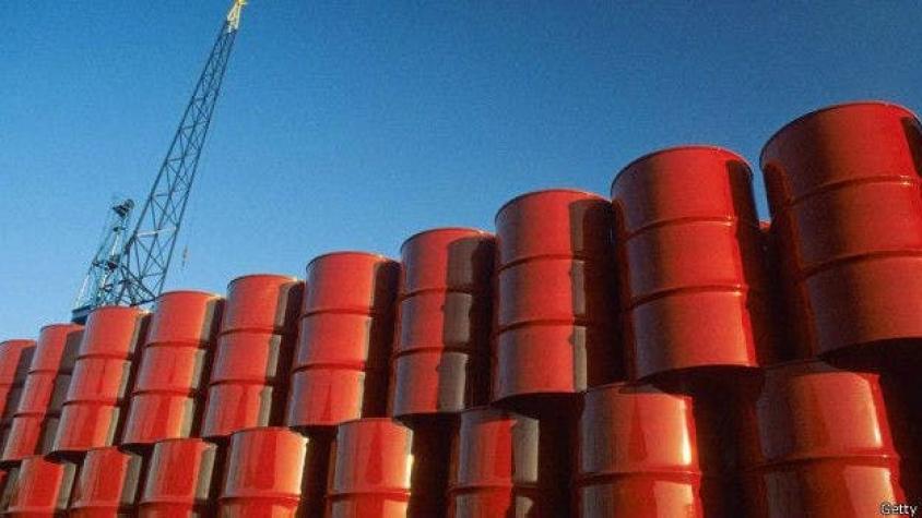 Divergencias entre países de la OPEP hacen caer valor del petróleo en casi 4%