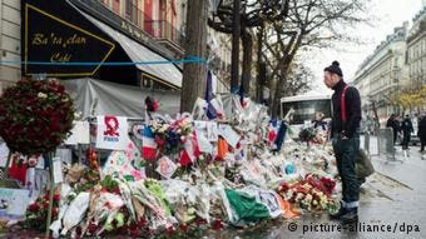 Un año después de los atentados, París lucha para que los turistas regresen