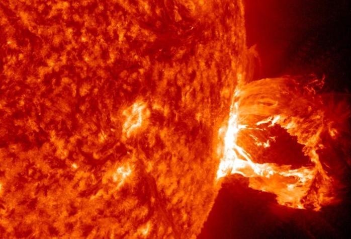 Una potente explosión solar rompió el escudo protector de la Tierra en 2015