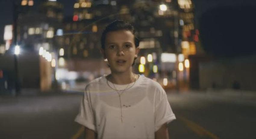 [VIDEO] "Eleven" de Stranger Things debuta en video musical haciendo lip sync