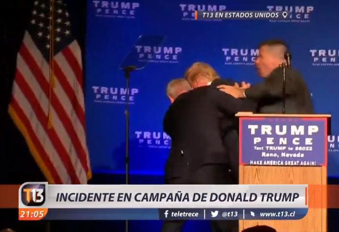[VIDEO] Trump es sacado del escenario en acto de campaña por miedo a un ataque