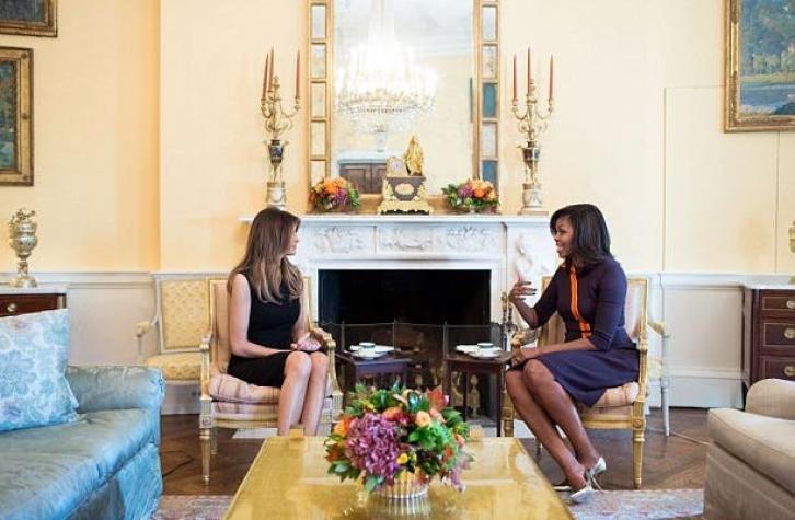Publican la primera foto del encuentro entre Michelle Obama y Melania Trump