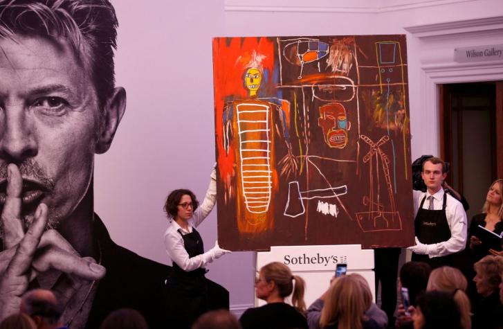 Subastan obras de arte de David Bowie por más de 28 millones de dólares