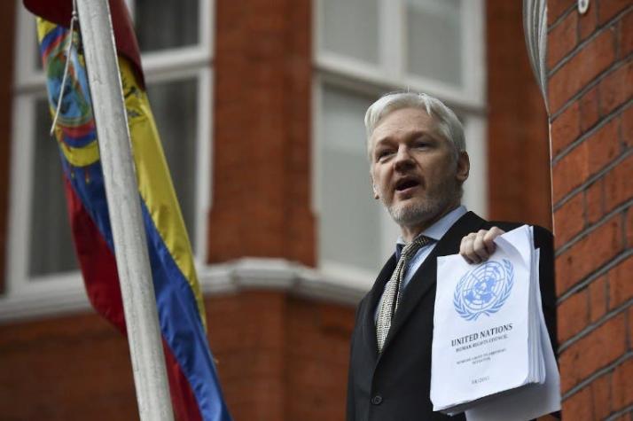 Fiscalía de Ecuador interrogará mañana a Assange en Londres