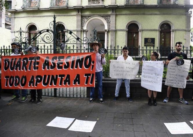 Fiscalía mexicana congela cuentas y bienes de exgobernador prófugo
