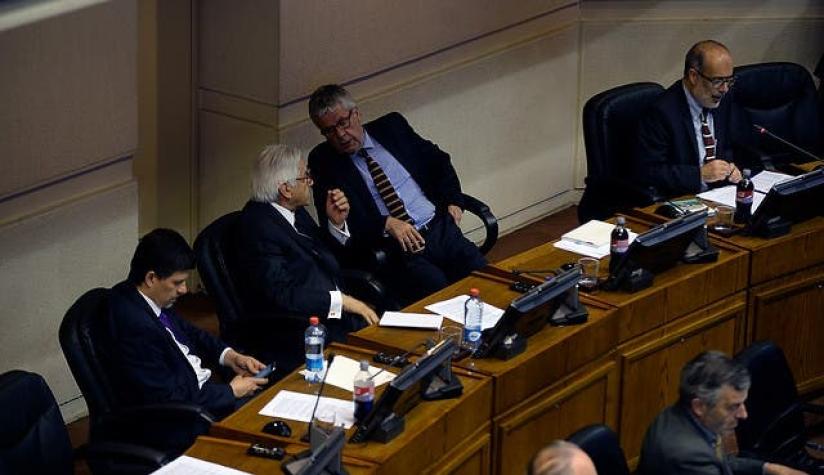 La quebrada relación de Valdés con parlamentarios oficialistas tras aprobación del reajuste público