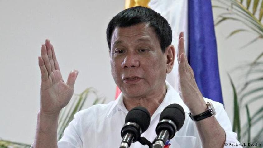 Presidente de Filipinas amenaza con seguir a Rusia en su abandono de la CPI