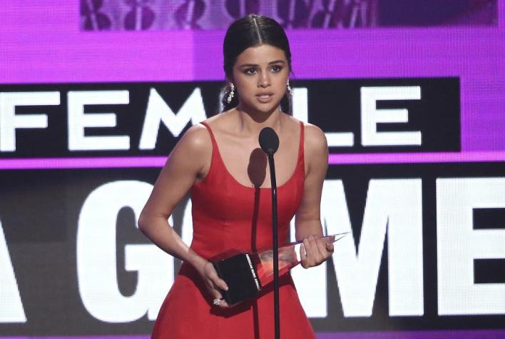 Selena Gómez pronuncia emotivo discurso en los American Music Awards 2016