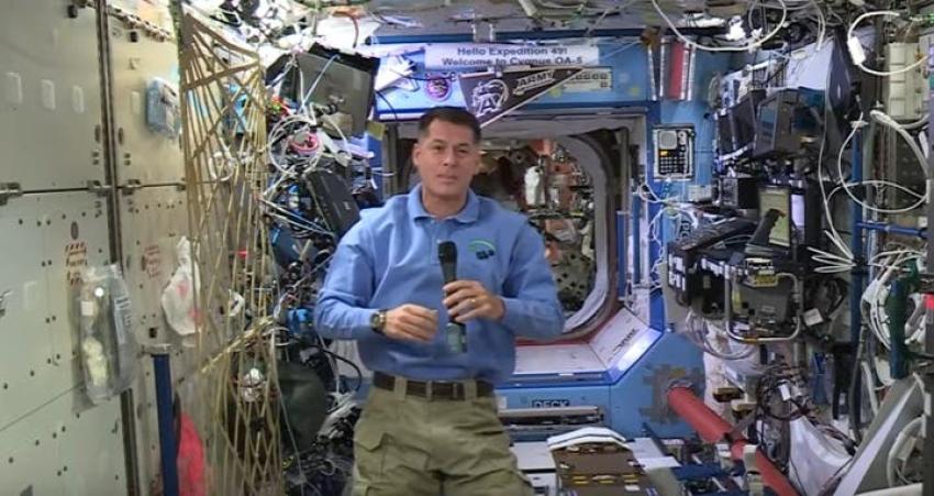 Así celebran los astronautas de la Estación Espacial Internacional el Día de Acción de Gracias