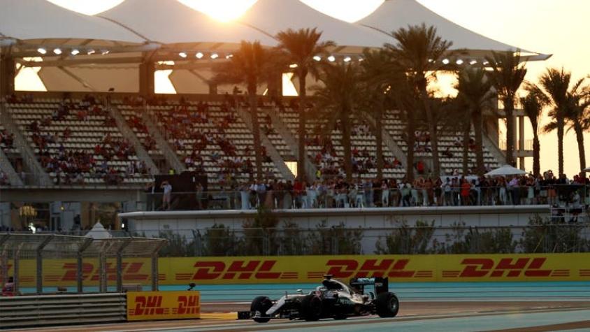 [VIDEO] Hamilton logra la pole en Abu Dabi y animará apasionante final de F1 con Rosberg