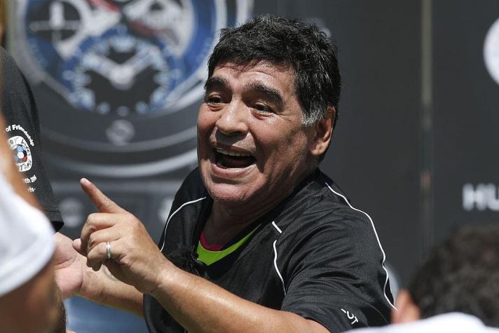Diego Maradona da que hablar por polémica imagen que se divulga en redes sociales