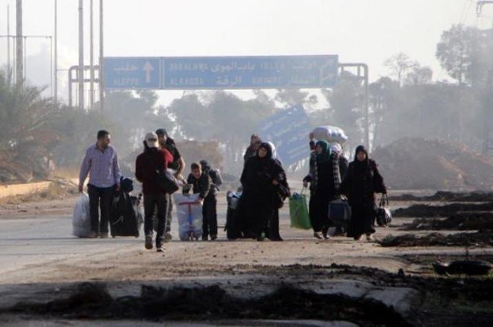 Más de 1.000 personas fueron evacuadas de Alepo este lunes
