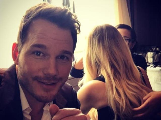 Chris Pratt decide hacerle las peores selfies a Jennifer Lawrence