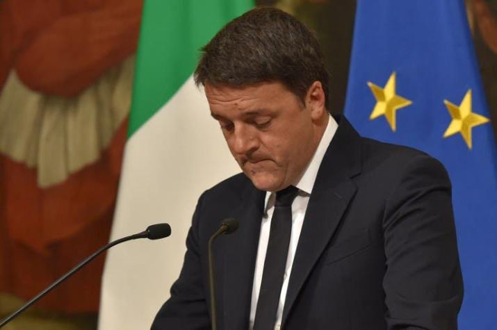 Primer ministro de Italia renuncia tras fracaso en referéndum