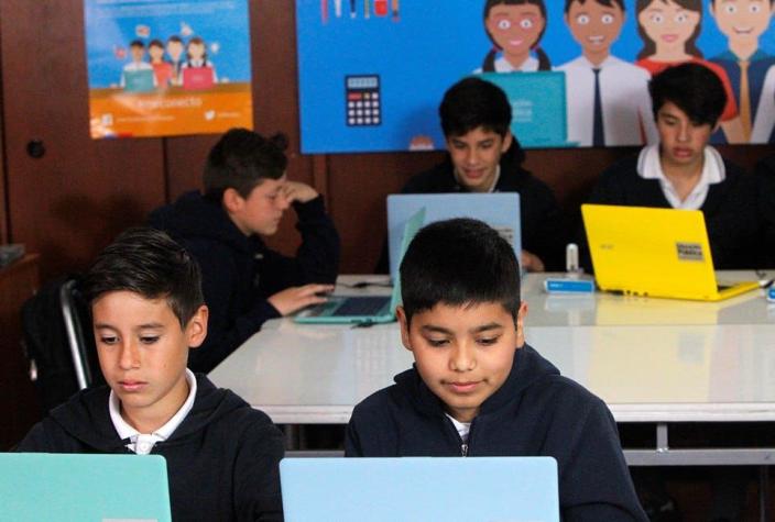 "Yo Elijo mi PC": alumnos beneficiados pueden elegir su computador hasta el 18 de diciembre