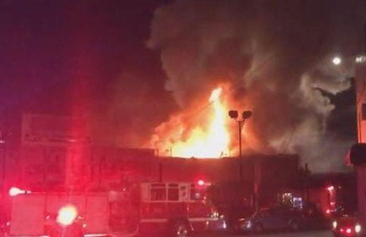 Al menos 36 muertos en un incendio en club nocturno de California