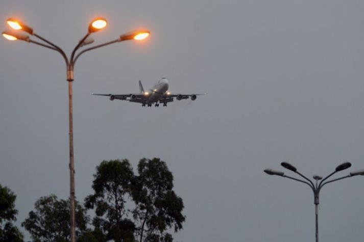 Avión con unos 40 pasajeros a bordo se estrella en el norte de Pakistán