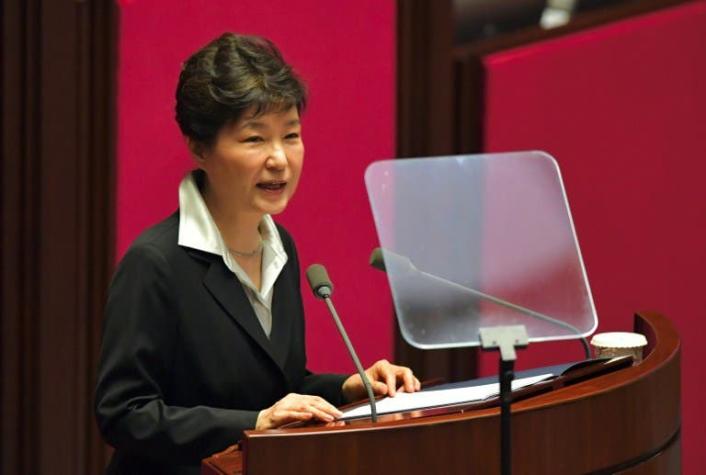 Diputados surcoreanos lanzan proceso de destitución de la presidenta Park Geun-hye