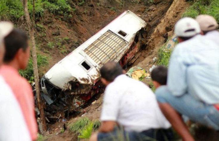 Ocho muertos en accidente de autobús en carretera de Ecuador
