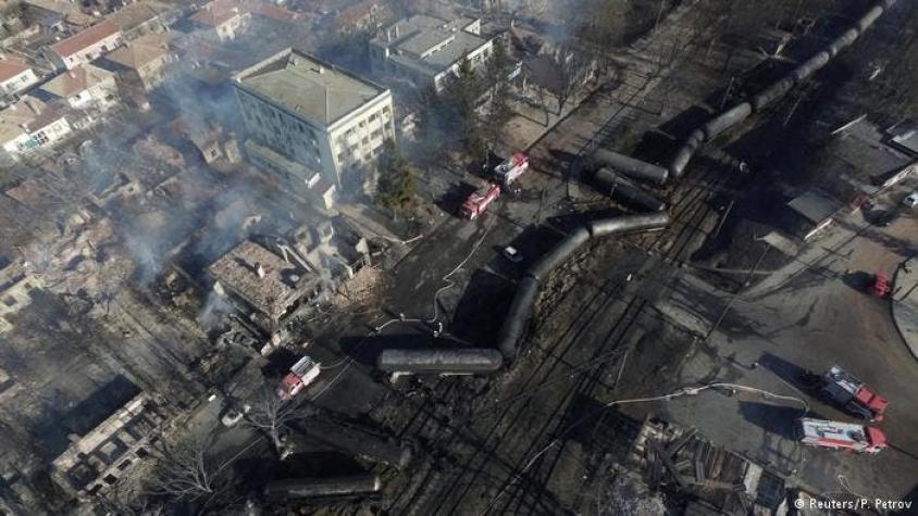 Tanques de gas explotan en tren de carga en Bulgaria