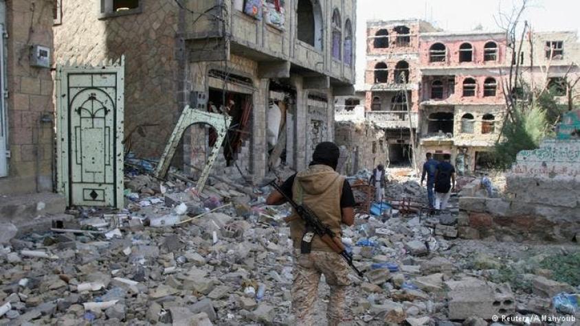 Ataque suicida deja al menos 40 soldados muertos en Yemen