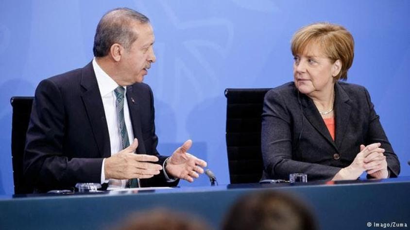 Merkel y Erdogan acuerdan reforzar su lucha contra el terrorismo