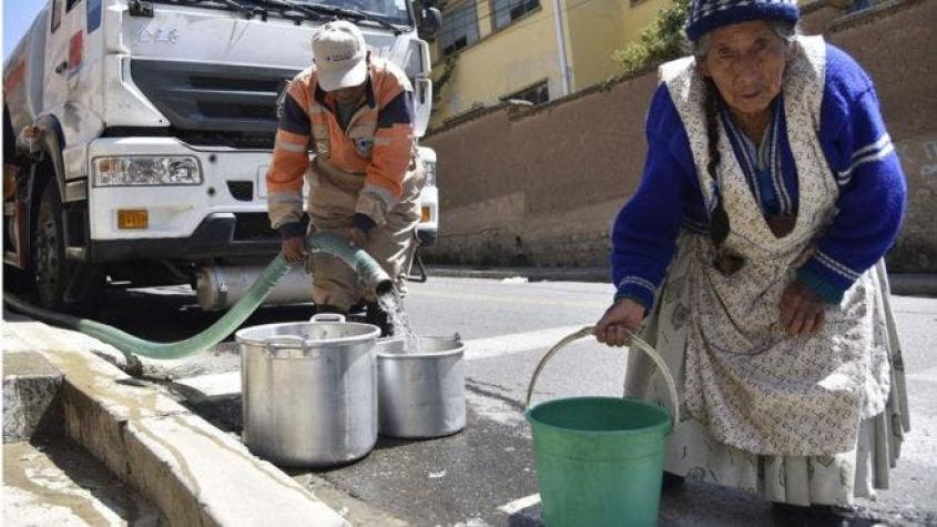 "Lo más terrible es que nos estamos acostumbrando": La Paz lleva más de un mes viviendo sin agua