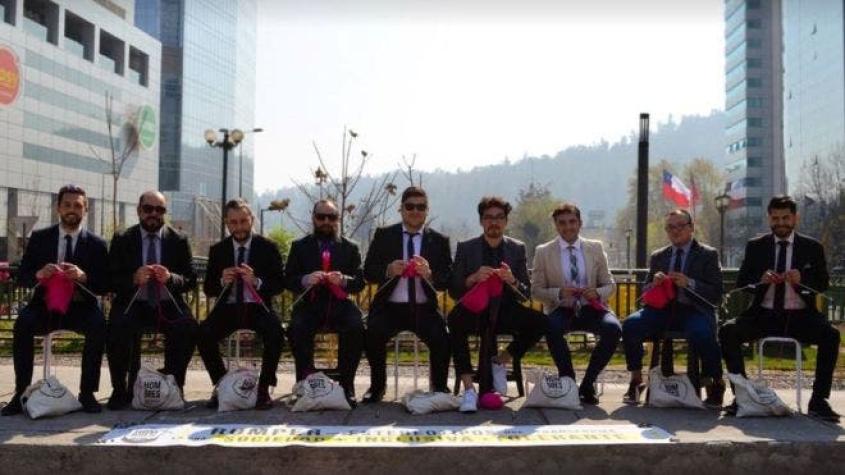 BBC: Hombres Tejedores, el grupo chileno que desafía prejuicios con agujas e hilo