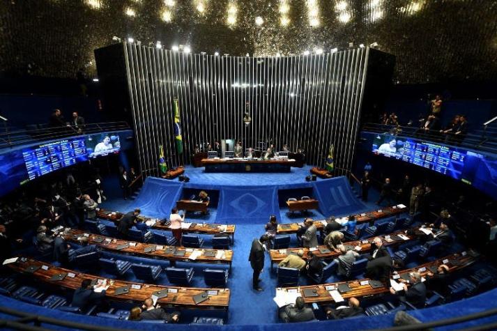 Congreso de Brasil aprueba congelar los gastos públicos por 20 años