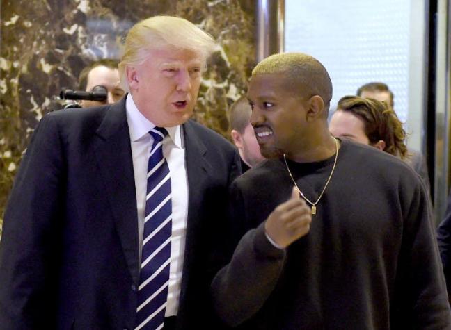 Kanye West corona su encuentro con Trump con un autógrafo del presidente de EE.UU.