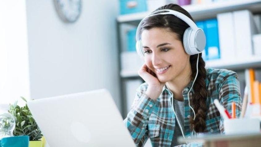 ¿Ayuda escuchar música a concentrarse en el trabajo?