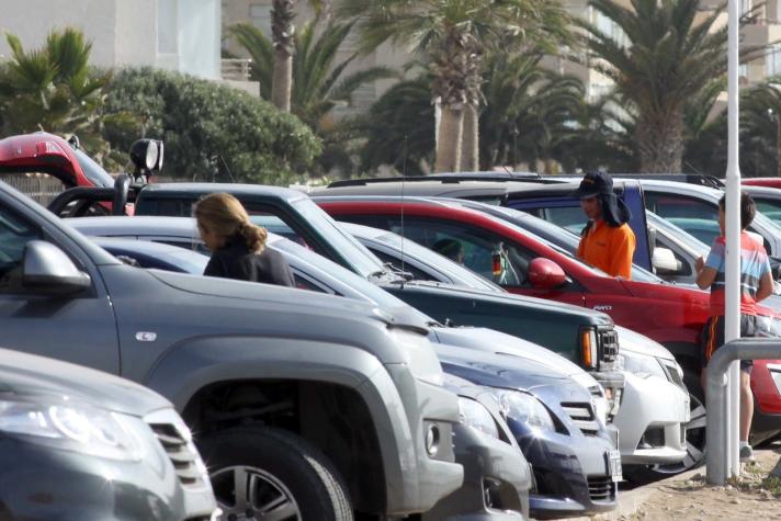 Recoleta: Concesonaria sigue cobrando estacionamientos pese a medida Municipal