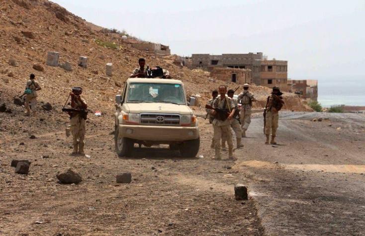 Al menos 30 soldados mueren en ataque suicida en Yemen