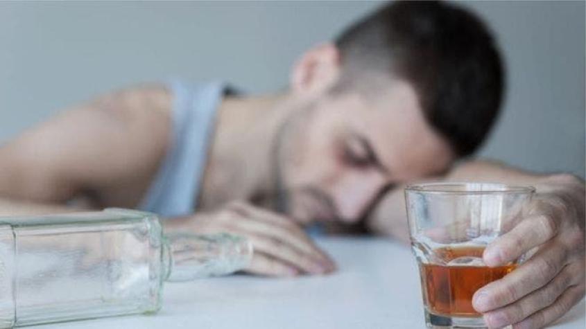 Los extraños líquidos que se beben en Rusia y que causan miles de muertes al año
