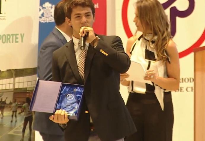 [VIDEO] La especial dedicatoria de Ricardo Soto tras recibir premio "Promesa Deportiva 2016"