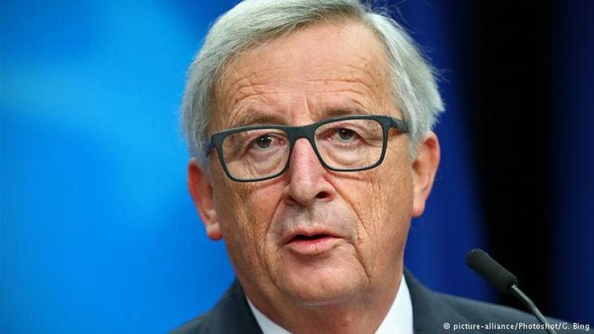 Presidente de la Comisión Europea rechaza cambiar política de refugiados