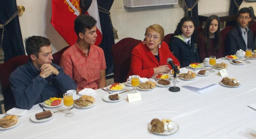 Presidenta tras desayuno con puntajes nacionales en la PSU: "Siguen habiendo grandes brechas"