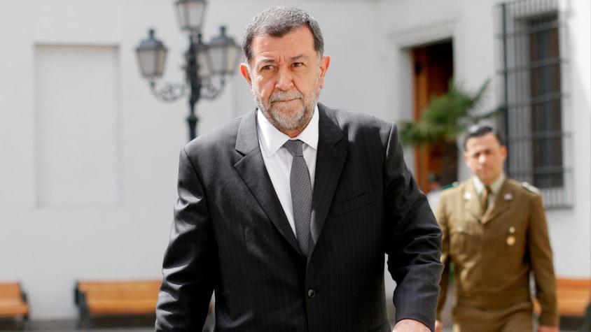 Gobierno califica de "grave" el "atentado" a Landerretche y ministro Fernández retorna a Santiago