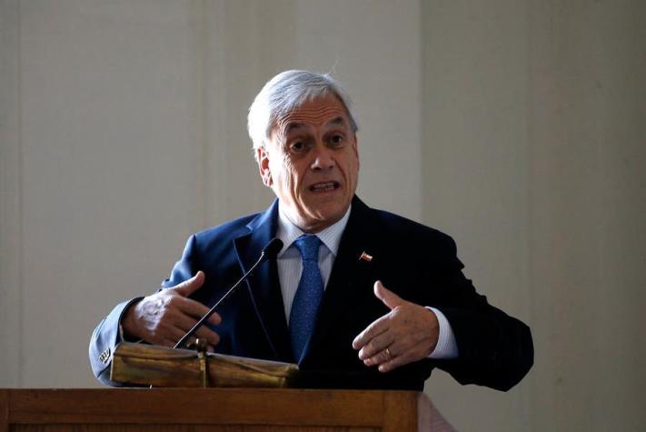 Piñera plantea a la oposición postergar elección de intendentes