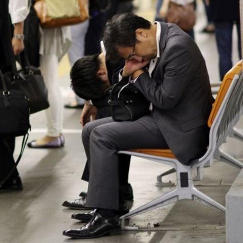 Teletrabajo y "Súper Viernes": Japón reconsidera la cultura de largas jornadas laborales
