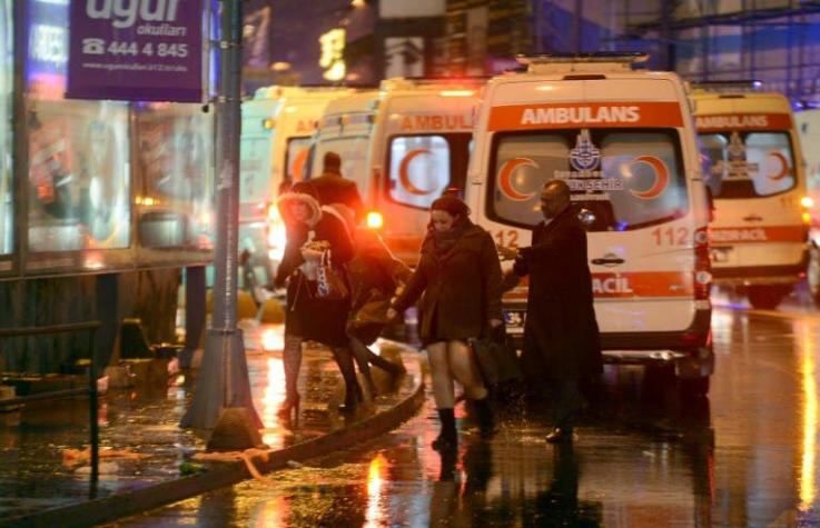 Ataque a mano armada en Estambul deja cerca de 40 muertos