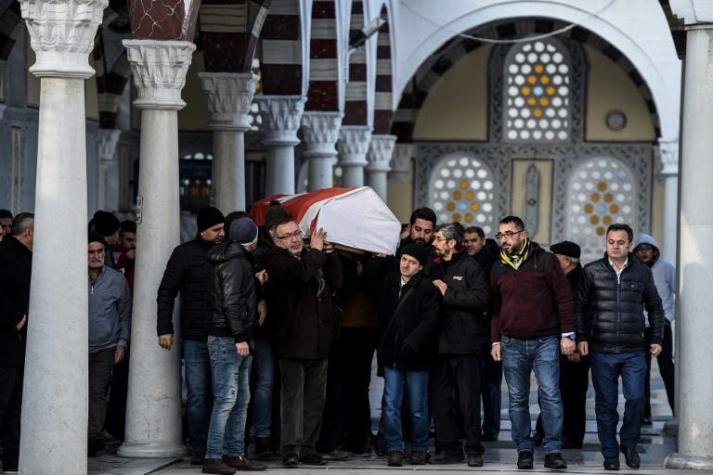 Atentado en Estambul: 39 personas muertas y 65 heridos