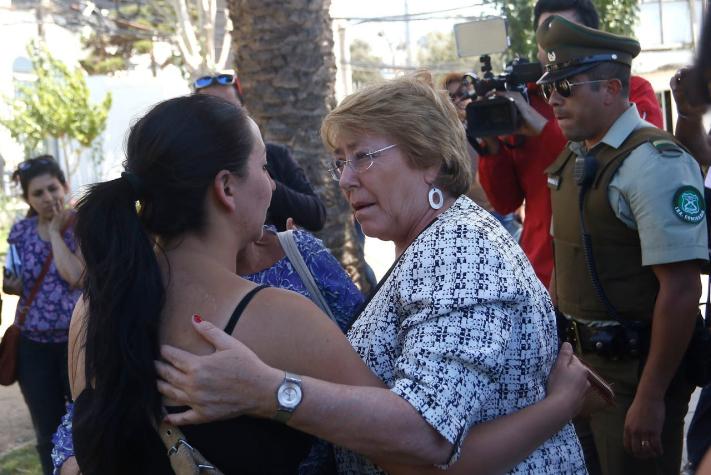 Bachelet tras visita a Valparaíso: "Personas en lugares de riesgo deben trasladarse"
