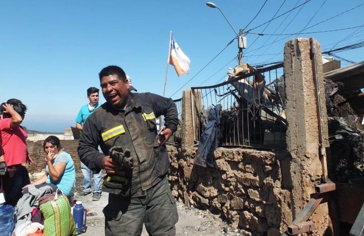 Leonardo Farkas también ayudará a bombero que perdió su casa en incendio de Valparaíso