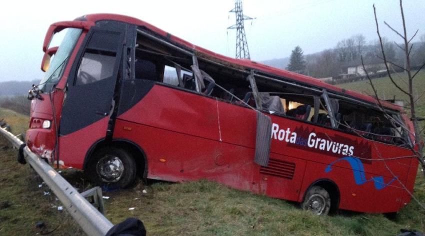 Cuatro muertos y 27 heridos tras accidente de autobús en Francia