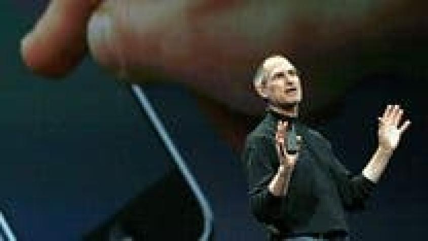 [VIDEO] El histórico momento en que Steve Jobs mostró el primer iPhone hace 10 años