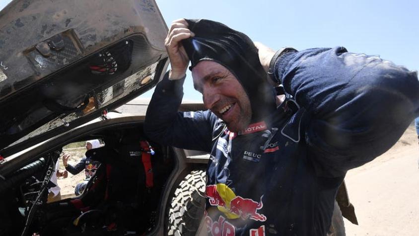 Leyenda del Dakar deja a motociclista con fractura expuesta tras chocarlo con su auto